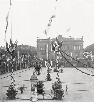 Hauptbahnhof - K&ouml;lner Platz im Festschmuck