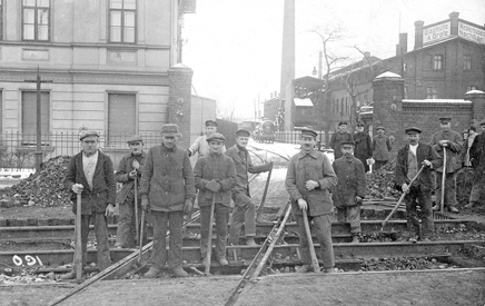 06 Gleisbauarbeiten vor der Glashütte Westerhüsen