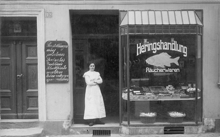 64 Schmidtstra&szlig;e 42 - Fisch- und Feinkosthandlung Luis Helm, Inhaberin Clara Helm