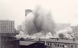 Sprengung der Ruine der Katharinenkirche im April 1964